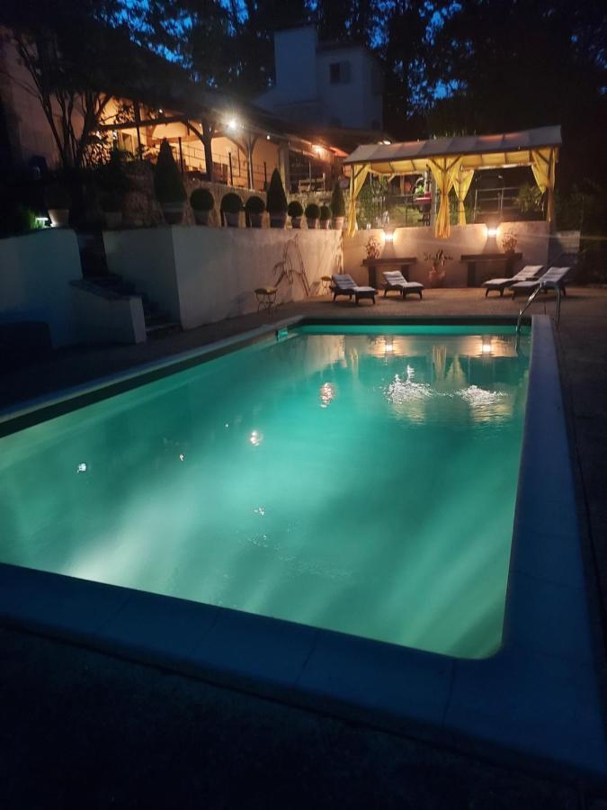 Vila Avec, Piscine, Tennis. Villa Rivaux Ngoại thất bức ảnh